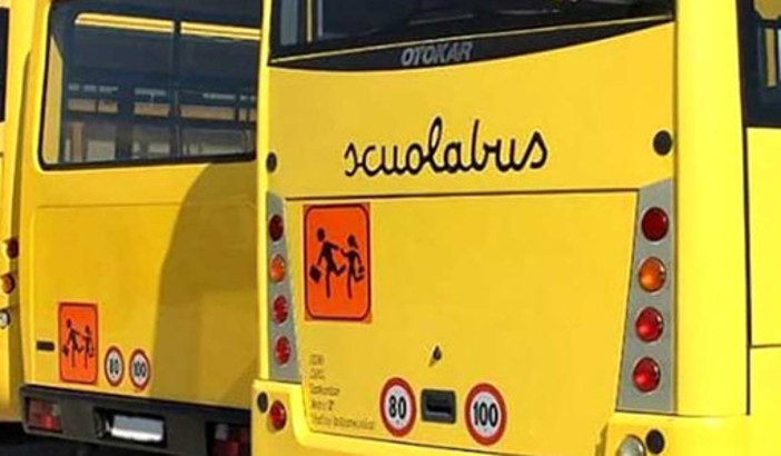 I nuovi orari scolastici hanno costretto i bambini di Dolcedo a trovare un mezzo di trasporto scolastico “dedicato”