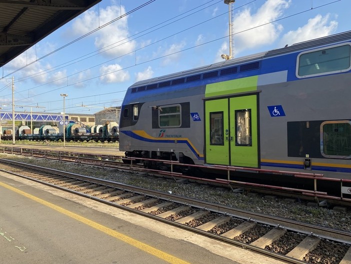 Stop ai treni nel nodo genovese, i pendolari prendono ferie per evitare disagi