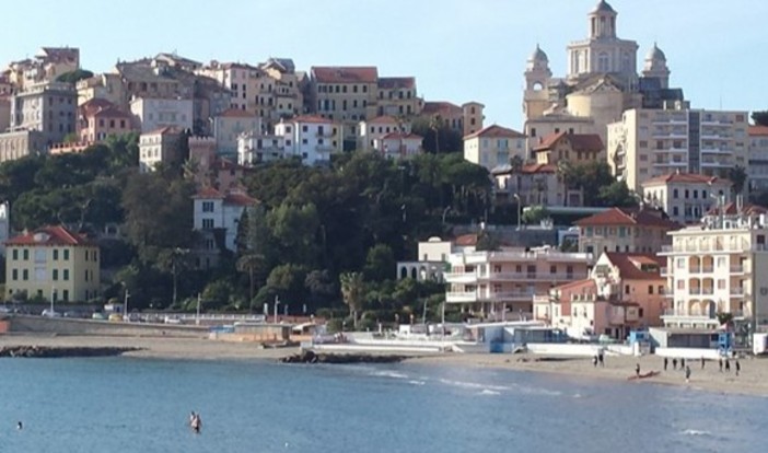 26 DICEMBRE 2015.  Santo Stefano 'primaverile' a Imperia: 22 gradi, tuffi in mare e tintarella