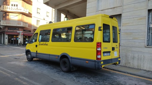 Il Comune di Imperia taglia le risorse per il trasporto scolastico