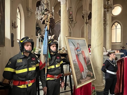 Imperia: con una folta partecipazione, celebrata la Santa patrona dei Vigili del Fuoco Santa Barbara (foto)