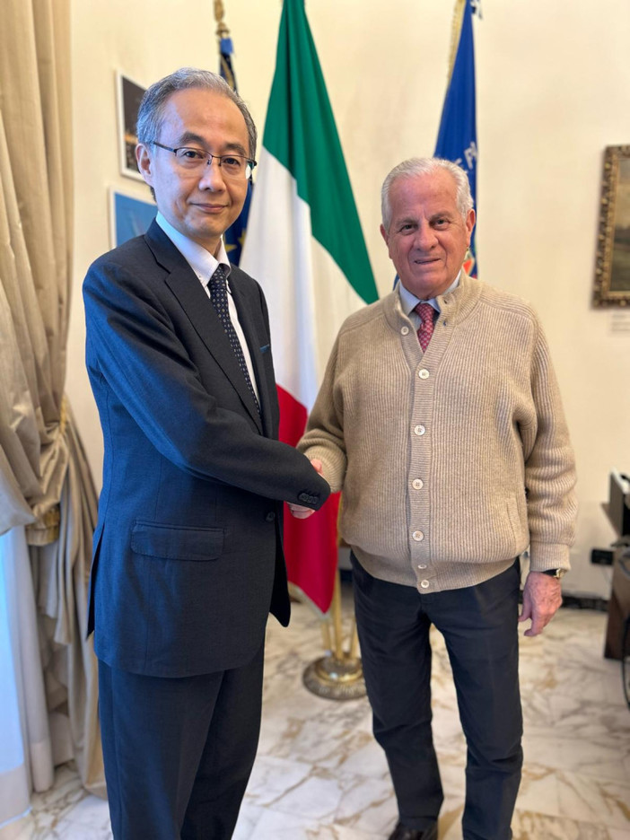 Imperia, il sindaco Scajola riceve in visita il console giapponese a Palazzo Civico