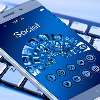 Curare le pagine social aziendali: consigli e vantaggi di una buona strategia