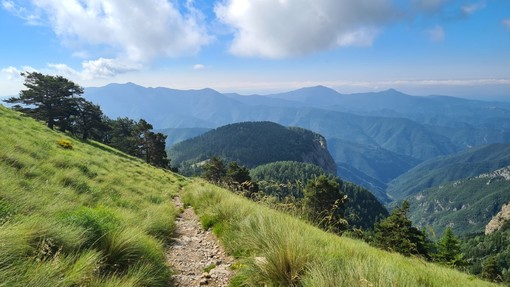 Dal Parco delle Alpi Liguri massima attenzione alla rete dei sentieri: 50mila euro per la manutenzione