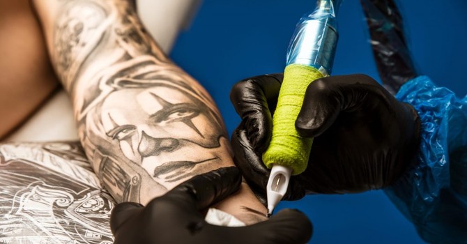 CNA Imperia dichiara guerra ai tatuatori, &quot;no&quot; all'abusivismo del tattoo