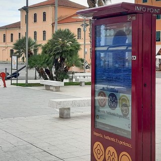 I totem multimediali di Imperia hanno bisogno di cure, via libera dal Comune per la manutenzione