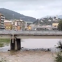 Maltempo, la piena del torrente Impero (video)