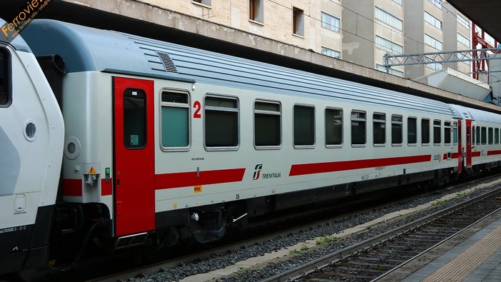 Il 2025 si apre con una brutta notizia per i pendolari, un treno in partenza in anticipo e nuovi disagi