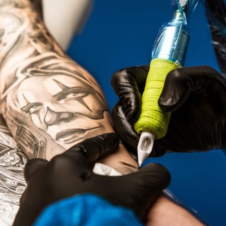 CNA Imperia dichiara guerra ai tatuatori, &quot;no&quot; all'abusivismo del tattoo