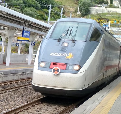 Marcia indietro di Trenitalia:  intercity 505,  nessun cambio di orario