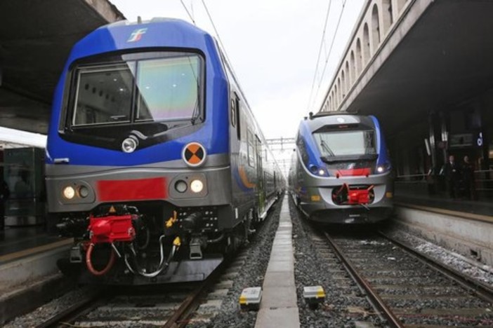 Treni in Liguria, &quot;il servizio a Ponente presenta carenze e lacune da ogni parte&quot;: lettera aperta all'assessore Scajola