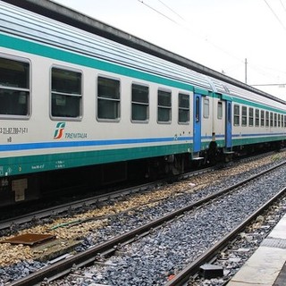 Stop agli aumenti sui treni regionali, la Regione: “Chi ha già pagato di più sarà rimborsato da Trenitalia”