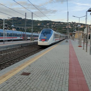 Fine settimana di disagi per chi viaggia in treno, turisti penalizzati