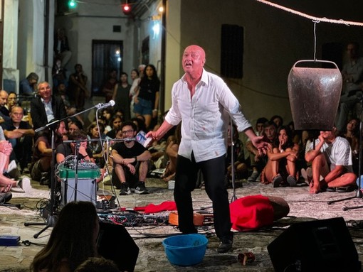 San Lorenzo al Mare: Ulderico Pesce con 'I Sandali di Elisa Claps' al Teatro dell'Albero