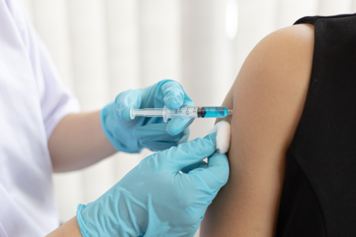 Al via la campagna vaccinale contro l’influenza. Prenotazioni attraverso il Cup, il portale ‘prenoto vaccino’, le farmacie, i medici e i pediatri