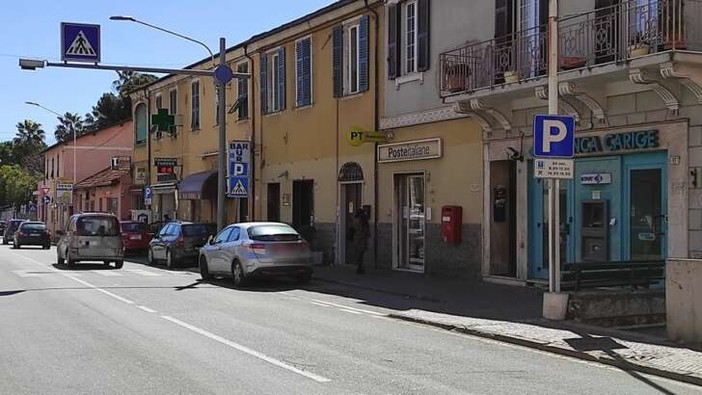 Imperia, auto lanciate a tutta velocità in via Nazionale investono e uccidono un cane