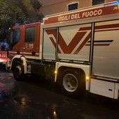 Imperia,  interventi dei vigili del fuoco per danni da forte vento. Disagi in città e nell'entroterra