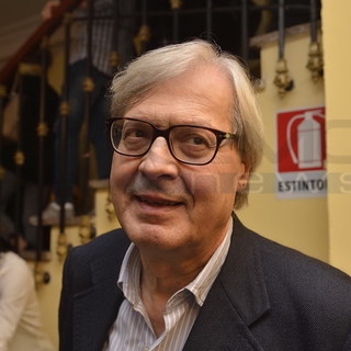 Vittorio Sgarbi indagato dalla procura di Imperia per furto di beni culturali