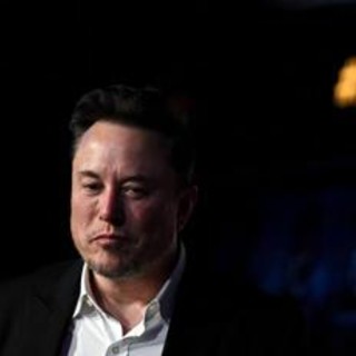 Elon Musk: &quot;Harris oltre le aspettative, ma Trump lavorerà meglio&quot;