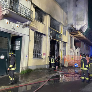 Incendo in un emporio cinese a Milano, morti tre giovani