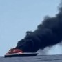 Stefania Craxi, yacht in fiamme affonda: salvata con il marito - Video
