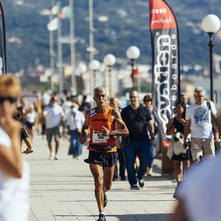 Wind Run: 6 Km di emozioni tra il molo di Andora e il Parco delle Farfalle organizzata dalla Golfo Dianese Runners