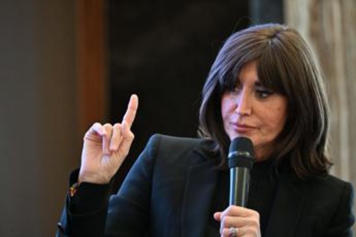 Ministra Bernini contestata a Pisa: &quot;Ci hanno impedito di parlare&quot;