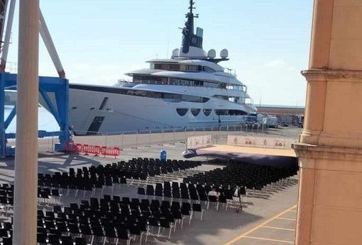 Attraccato in porto a Oneglia “Ahpo”, uno yacht da 330 milioni di euro